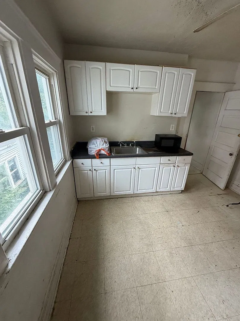Adams Ave 10018-10020 — Photo 3