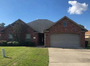 118 S 9th St, Nederland, TX 77627