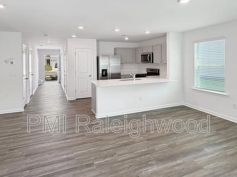 412 Cherry Laurel Dr — Photo 9