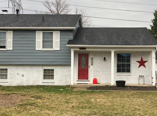 2702 Regency Dr, Orion, MI 48359