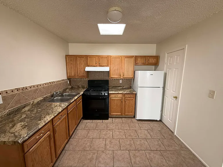 5425 E 30th St #2 — Photo 6