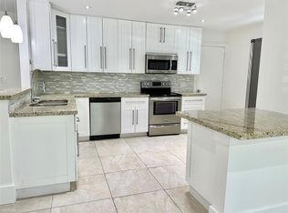 1346 Polk St, Hollywood, FL 33019