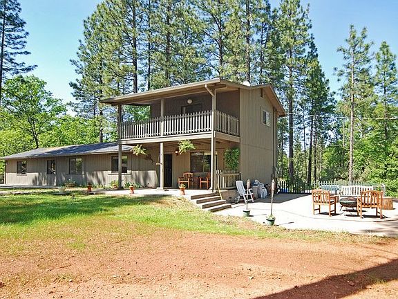 Large patio for enjoying the gorgeous setting!