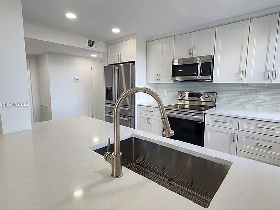 2nd image of 750 Egret Cir APT 6401