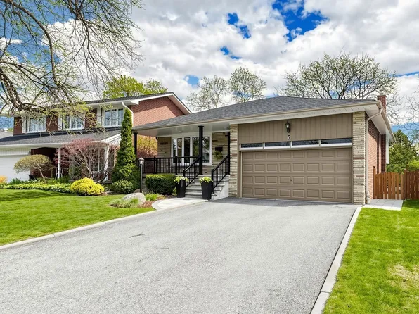 5 Muirdale Ave, Toronto, ON M9R 2V3