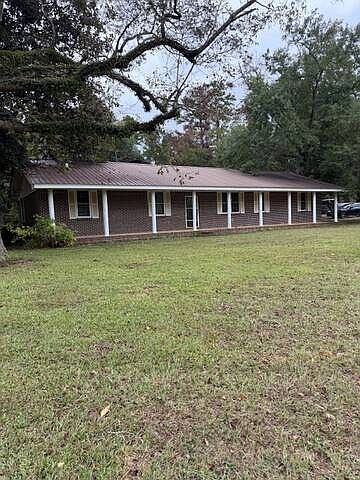 2nd image of 35 Wiggins Rd