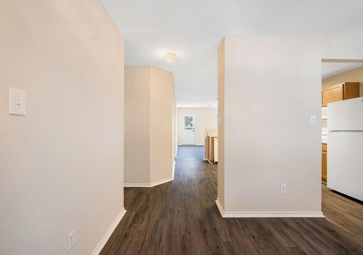 Great 3 Bedroom, 2 Bath Home in Manor — Photo 4