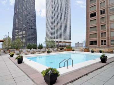 777 N Michigan Ave APT 1905, Chicago, IL, 60611