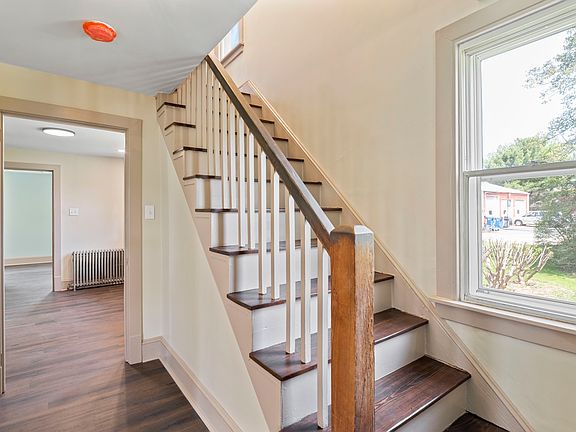 5th image of 515 W South St