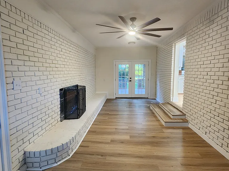 302 Kelso Dr SW — Photo 15