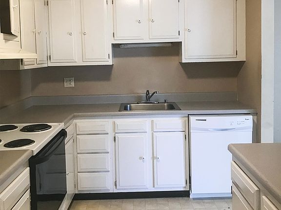 5th image of 325 Clay St