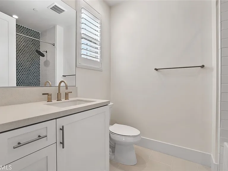 107 Orbit — Photo 23