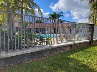 700 W La Veta Ave UNIT P14, Orange, CA