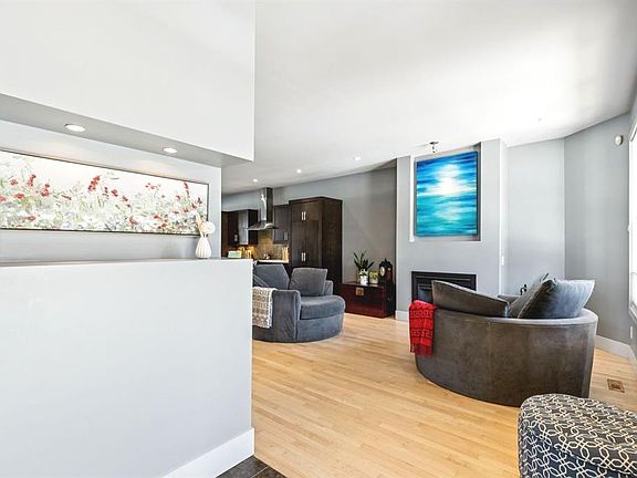 3rd image of 3043 E 28th St SW