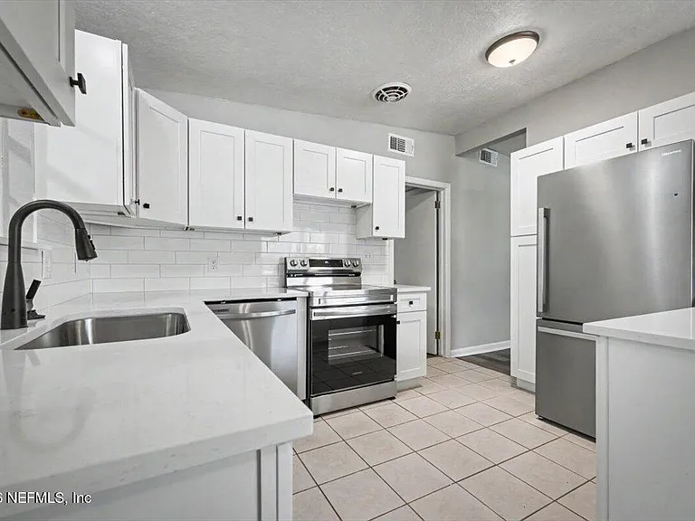 7010 Arques Rd — Photo 17