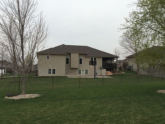 2nd image of 1011 Larkspur Dr