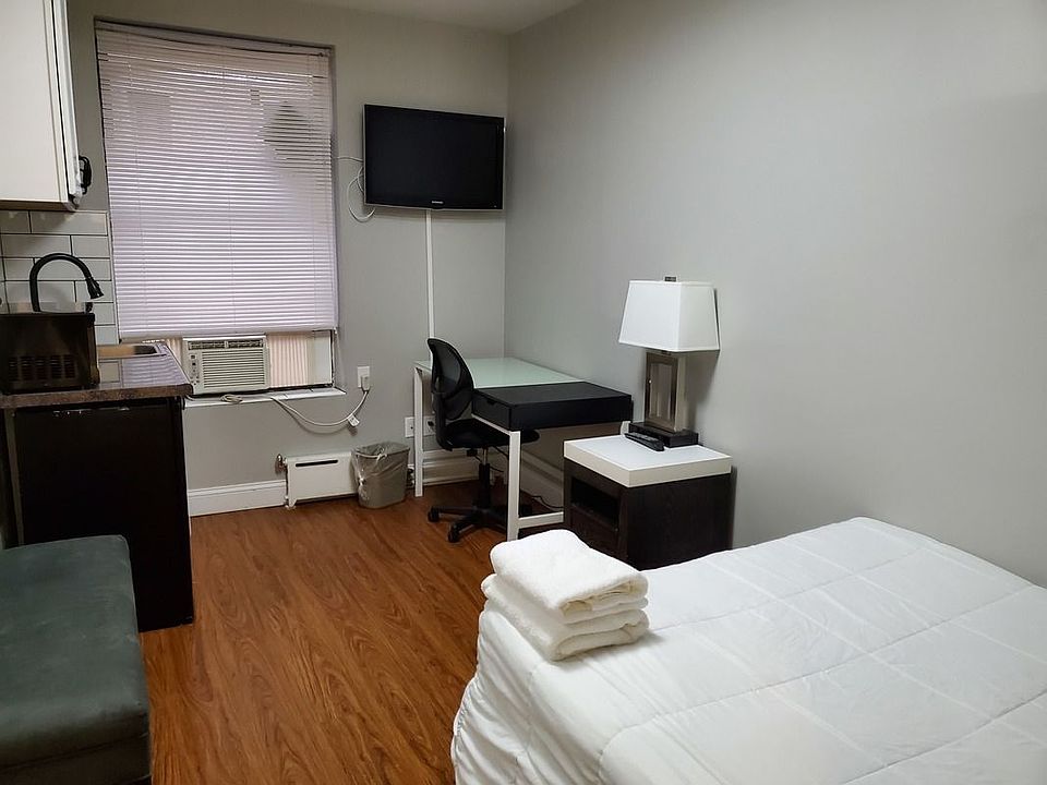1st image of 308 W 94th St #425