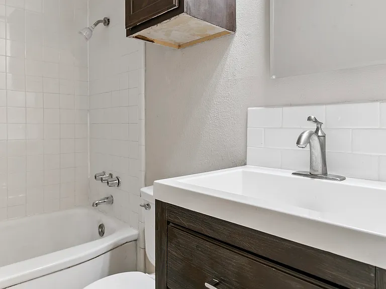 10523 Wood Dale Dr — Photo 11