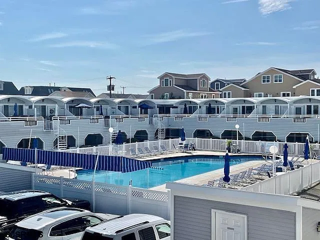 1 bed, 1.0 bath, $8,000 — Photo 2