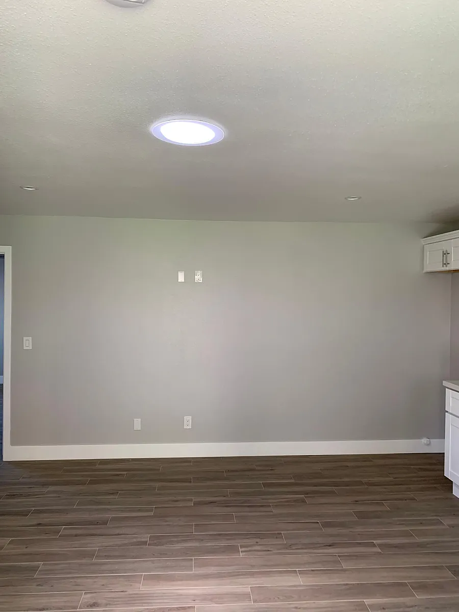 Building Photo - 1355 Woodview Ct