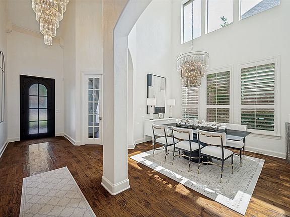4th image of 29 Pristine Pond Dr