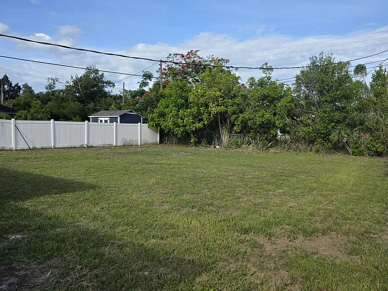 104th Way — Photo 4