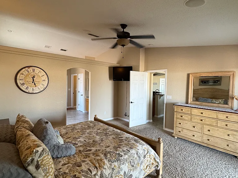 2399 E Klamath Loop — Photo 20