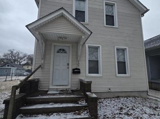 208 17th Ave, Moline, IL 61265