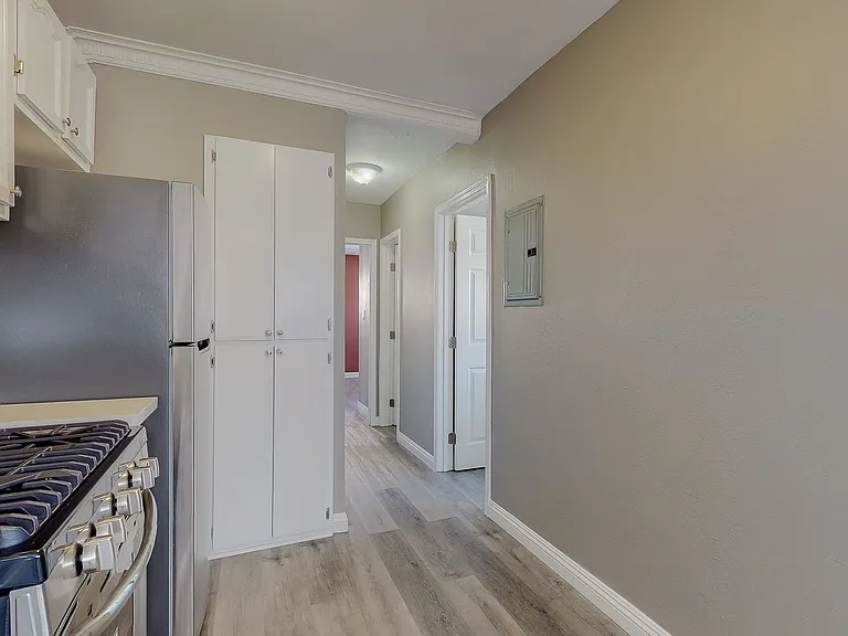 1818 N Kingsley Dr — Photo 41