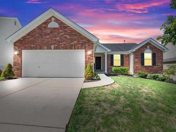 374 Lauren Lndg, Ballwin, MO 63021