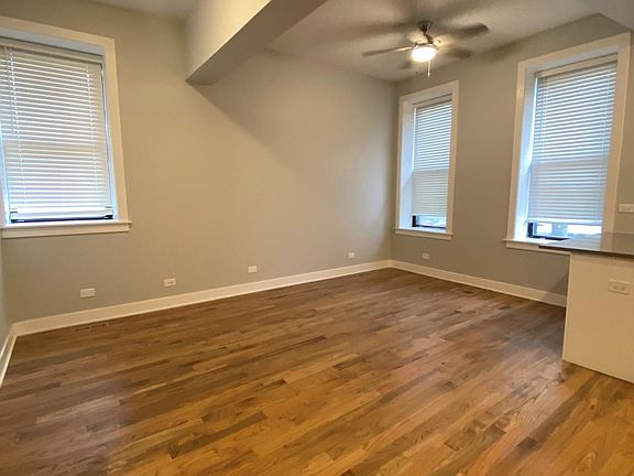 3rd image of 341 W Dickens Ave #1
