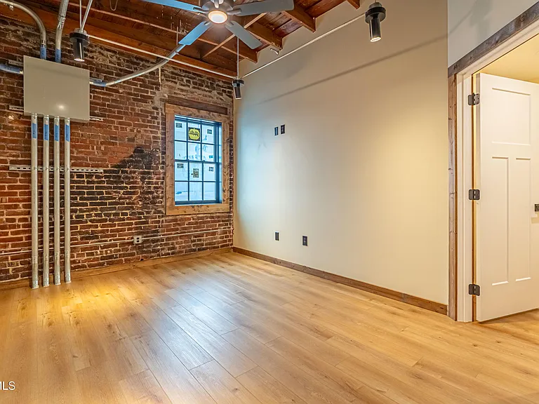 453 E Main St #700 — Photo 9