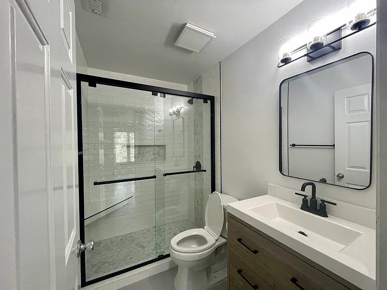 433 W 8th St #69 — Photo 8