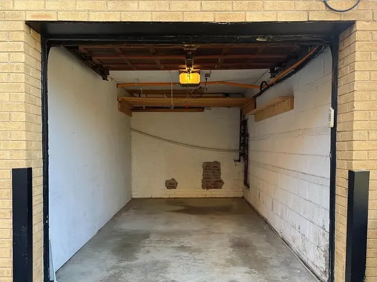 4225 N Henderson Rd #204 — Photo 22