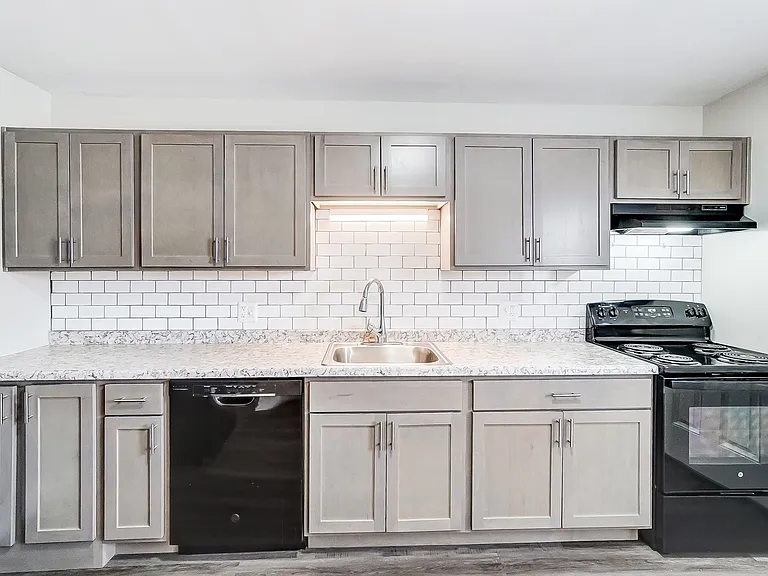 Hickory Creek Apartments — Photo 58