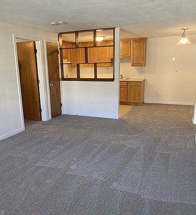4th image of 3 Viking Ct #25