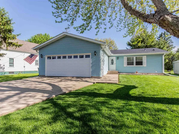 209 E Brown St, Earlville, IL 60518