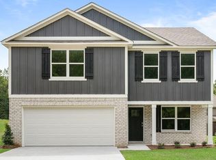 221 Mairead Dr, Dothan, AL 36301