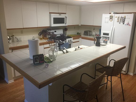 5th image of 2621 Dove Creek Ln #A