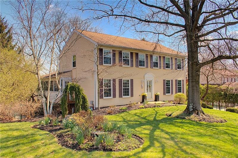 1st image of 8385 Knollwood Dr