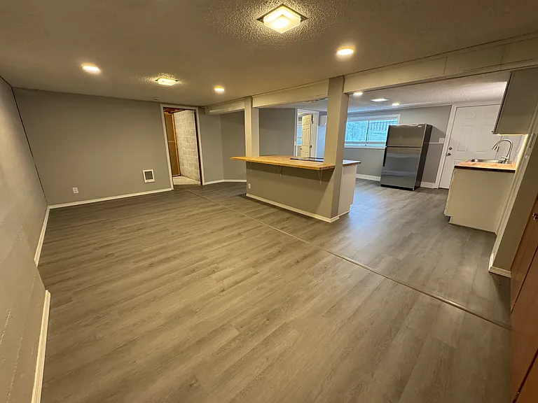 515 15th St NE #2 — Photo 7