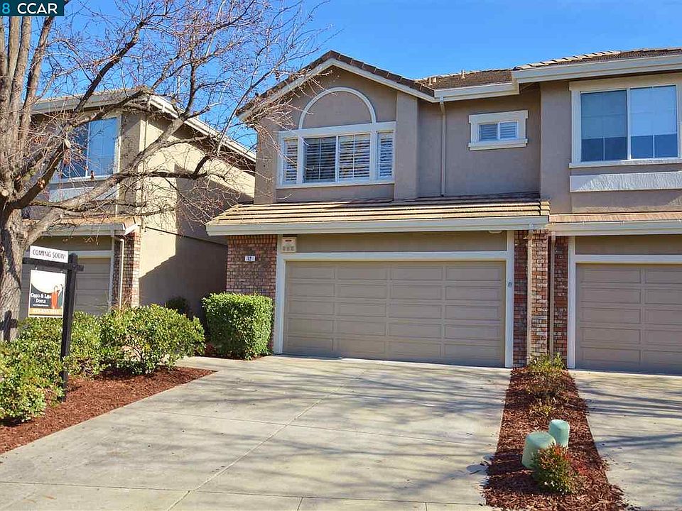 1st image of 12 Mountain Valley Pl