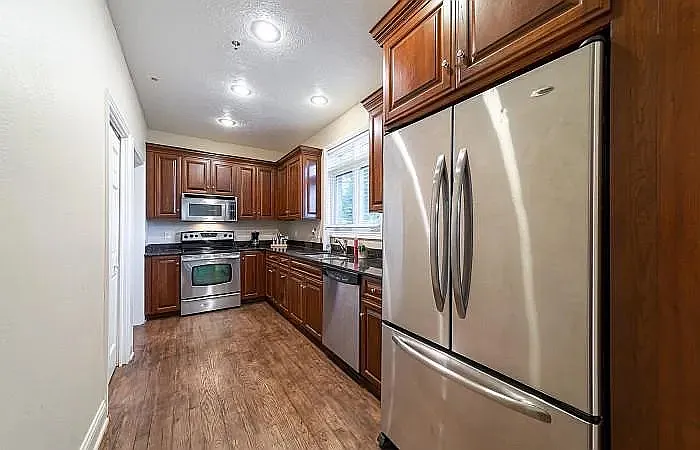 627 N Saint Peter St — Photo 3