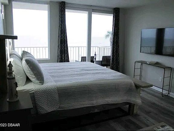 4th image of 701 S Atlantic Ave #212