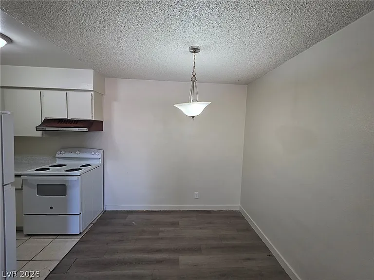 615 S Royal Crest Cir #10 — Photo 27