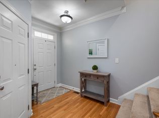 221 Towne Ridge Ln, Chapel Hill, NC 27516