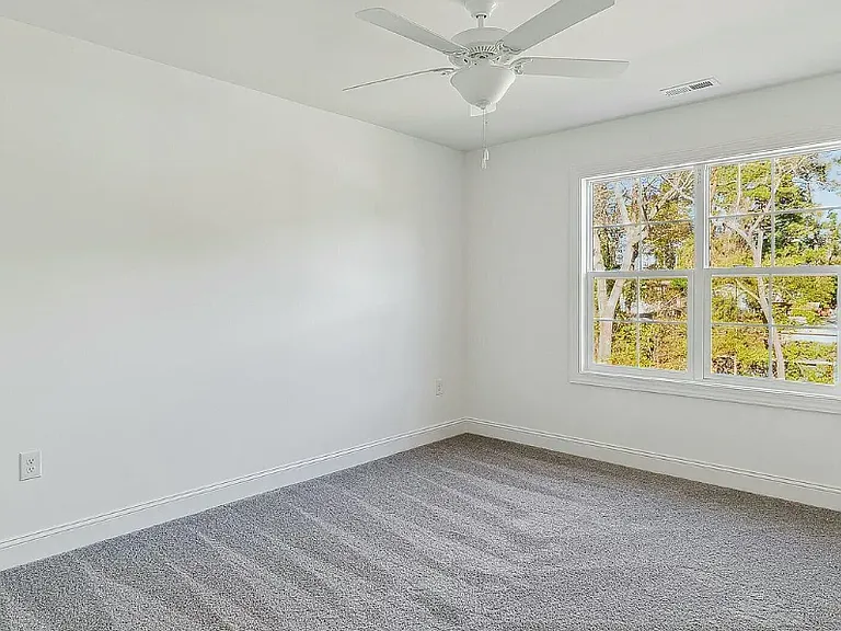 409 Kendall Dr — Photo 18