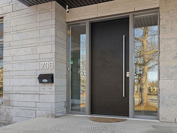 4th image of 736 Sherbourne Rd