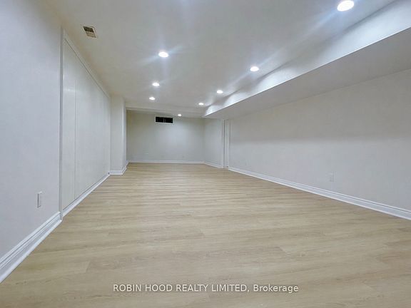 4th image of 2 Lytton Blvd #Basement
