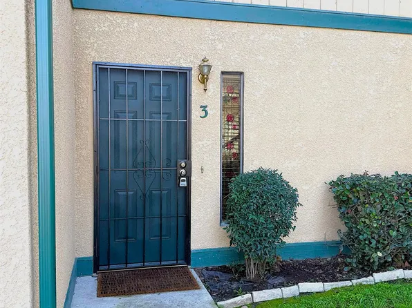 331 N Capitola Ct APT 3, Porterville, CA 93257